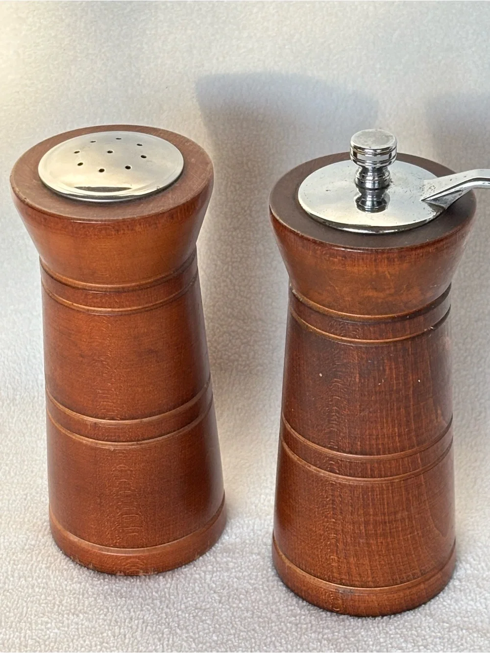 Vintage Olde Thompson Wood Salt & Pepper Grinder Set Hand Crank MCM